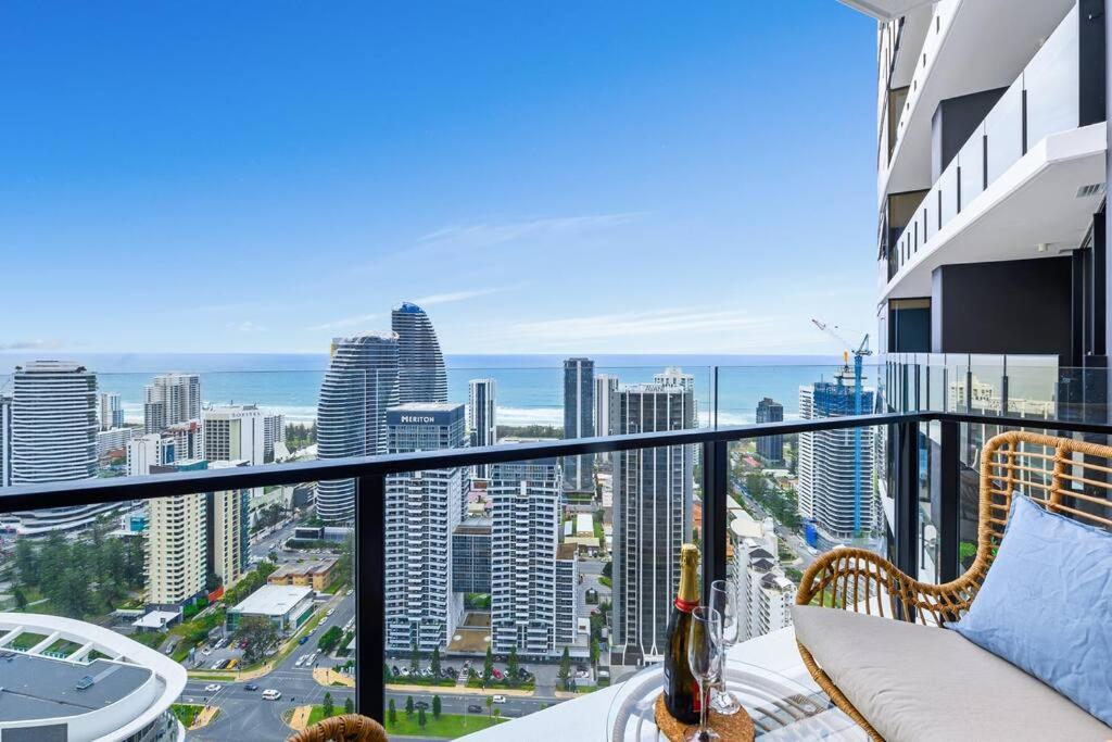 Apartment Coastal Chic 2 Bed In Broadbeach Gold Coast